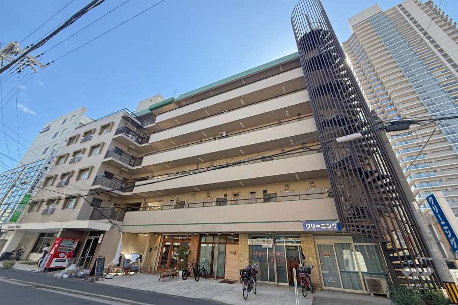 ニュー京阪マンションの外観（北西側から）