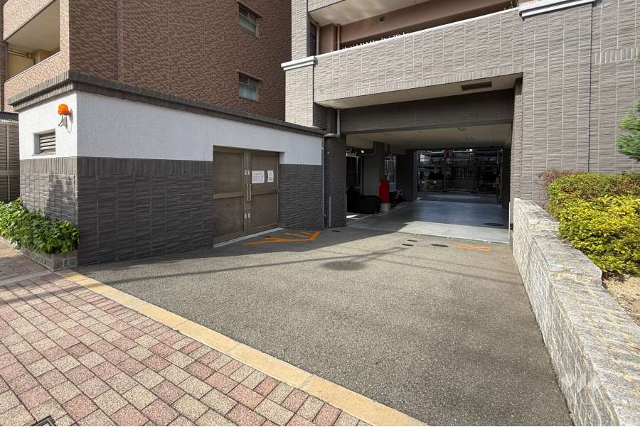 駐車場の出入り口