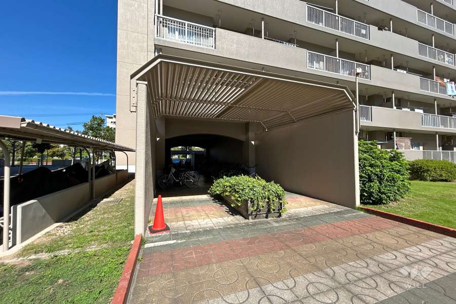 屋内に設けられた駐輪場