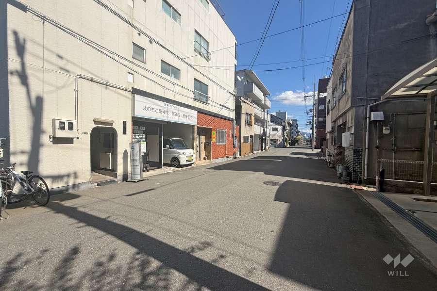敷地南側の前面道路