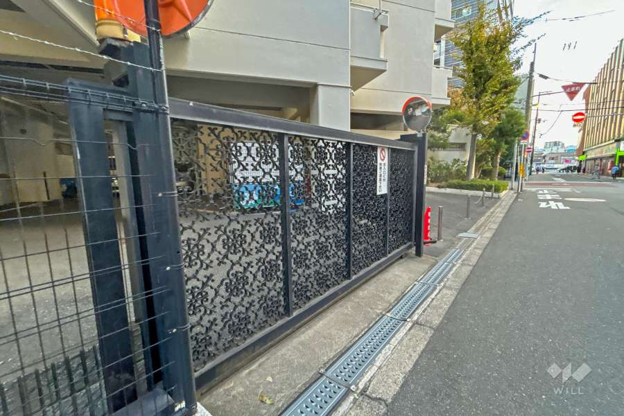 駐車場の出入り口