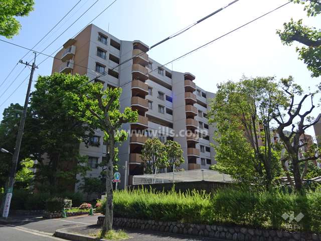 白川高層住宅6号棟の外観（北東側から）