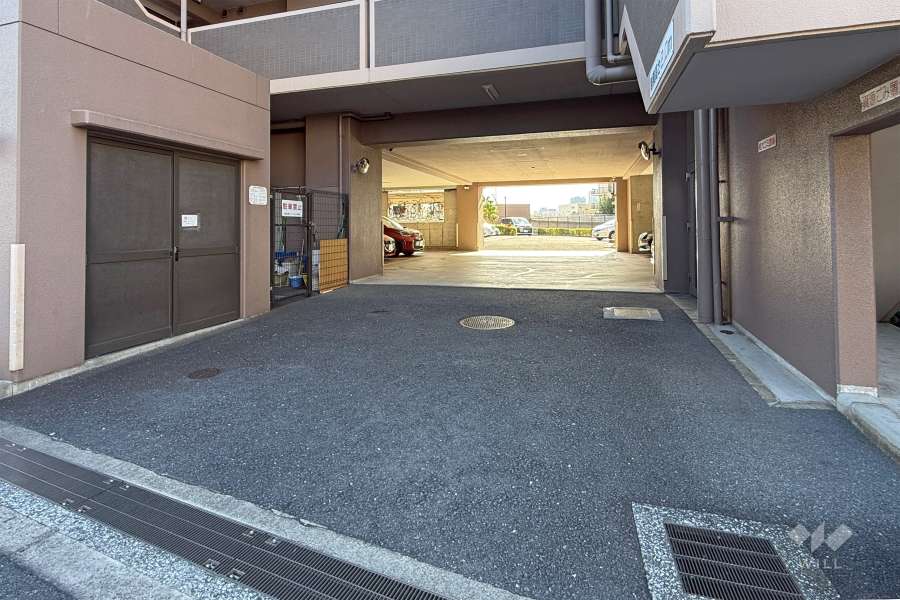駐車場の出入り口