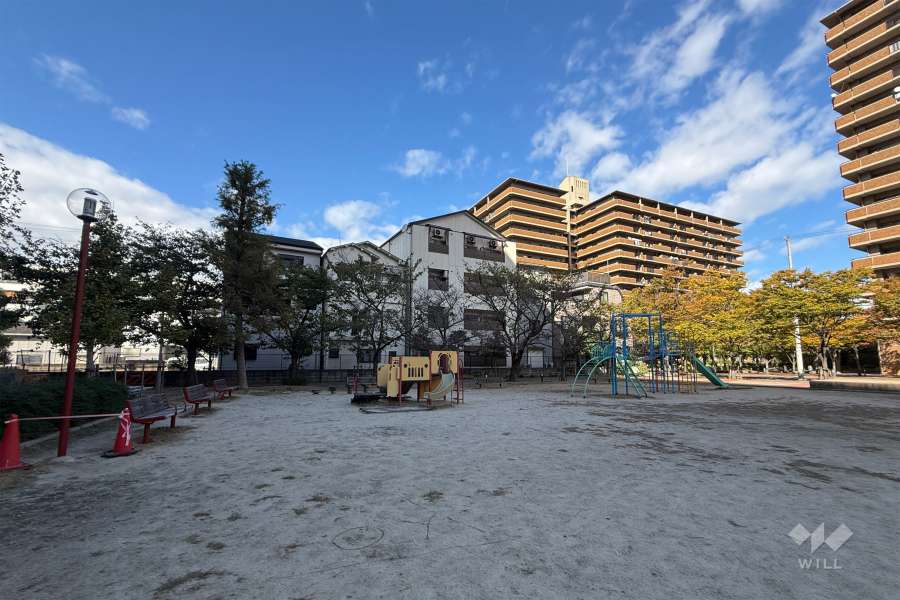 敷地に隣接した公園