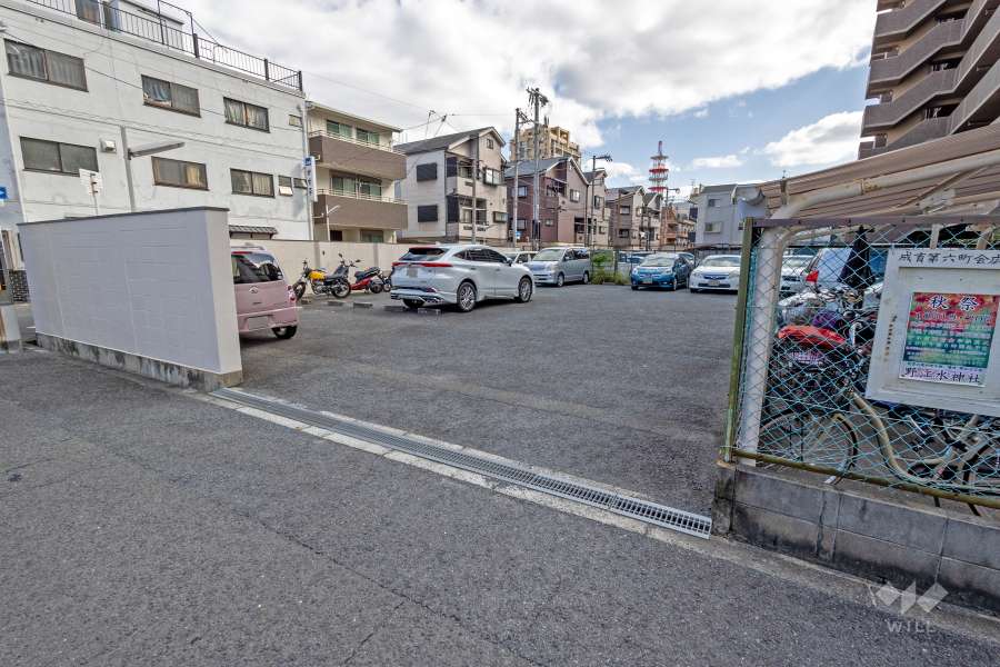 駐車場の出入り口