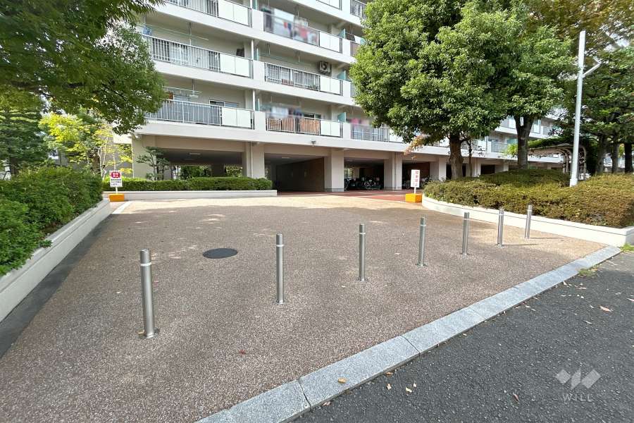 敷地入り口　