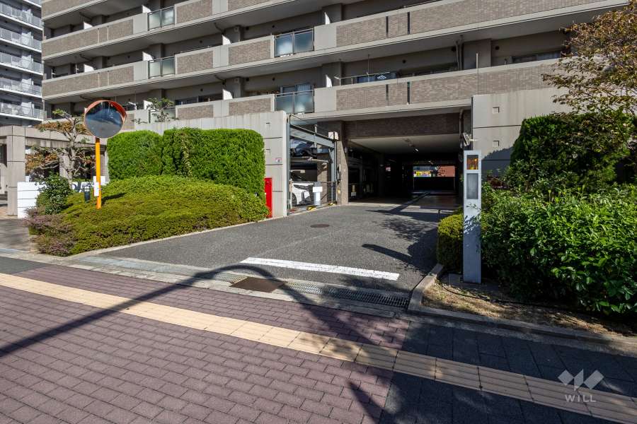 駐車場の出入り口