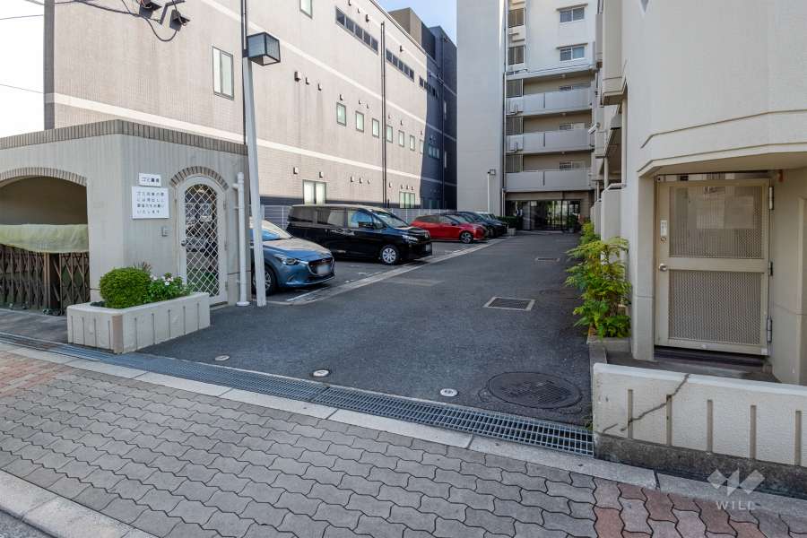 駐車場の出入り口　