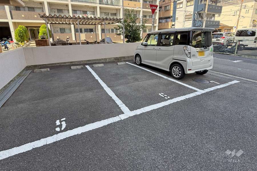 敷地内駐車場(屋外平面式)