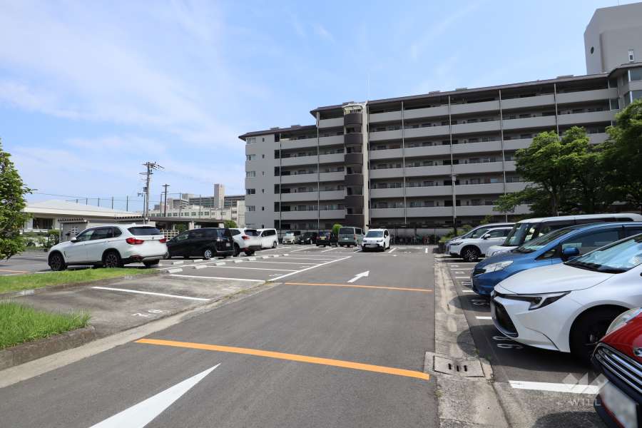 敷地内駐車場（屋外平面式）