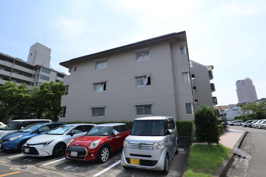 京橋南コーポ4号棟の外観（東側から）
