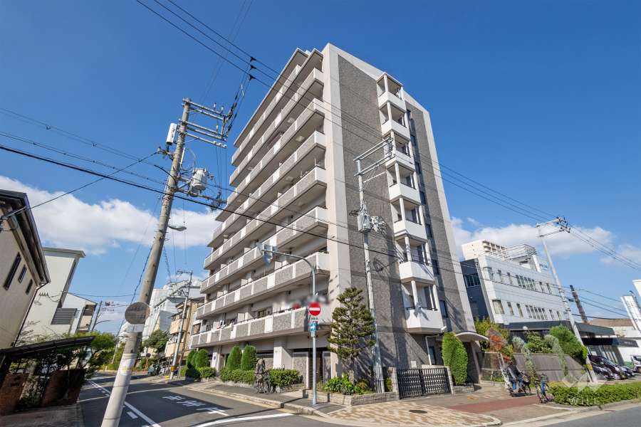 東急ドエルアルス鶴見緑地公園の外観（南東側から）
