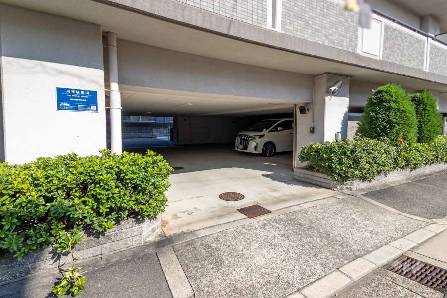 駐車場の出入り口