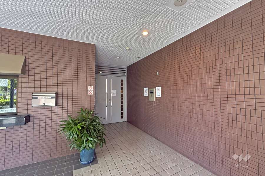 エントランスにオートロック付きです。