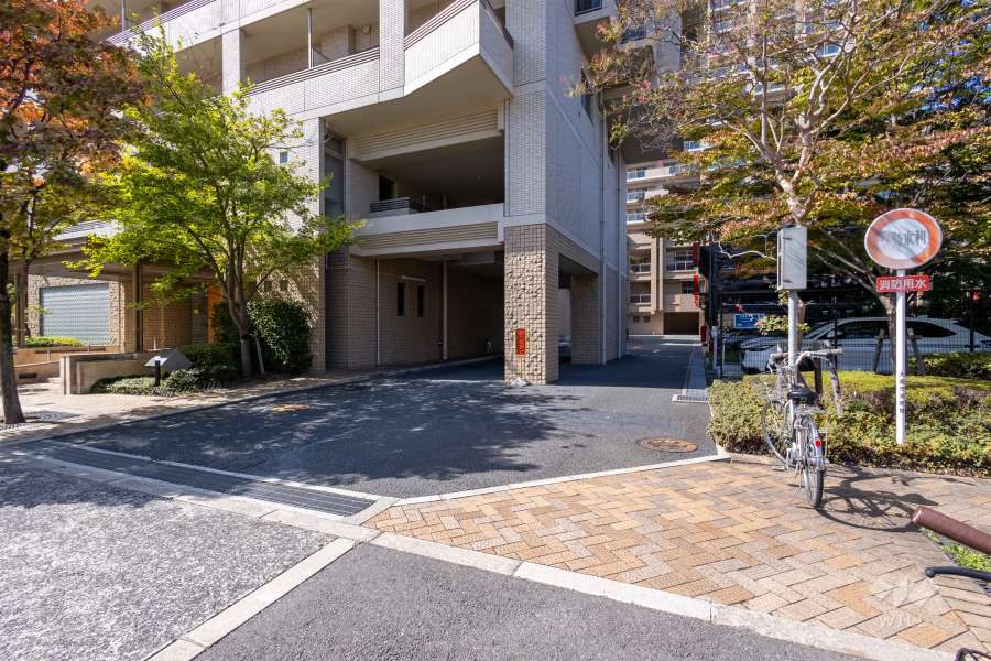 駐車場の出入り口