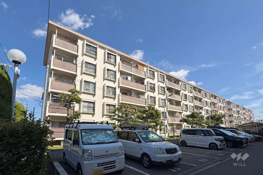 深江橋コーポE号棟の外観（南西側から）　　