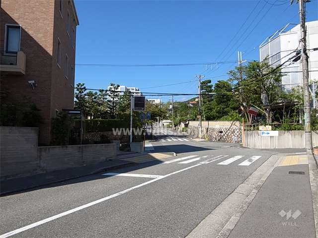 敷地北側の前面道路。