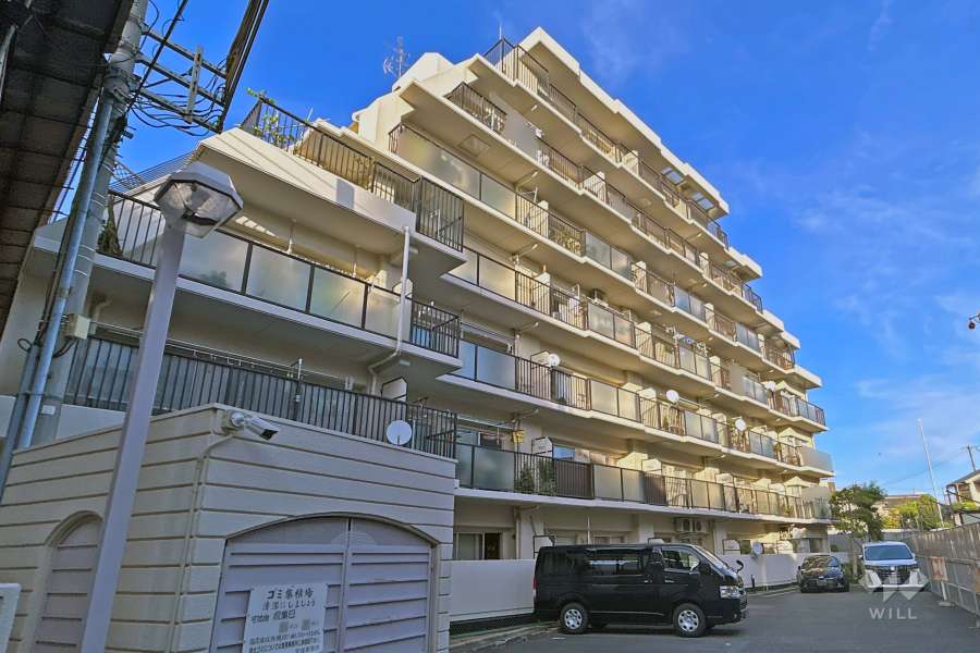 メゾンドール今福の外観（南西側から）