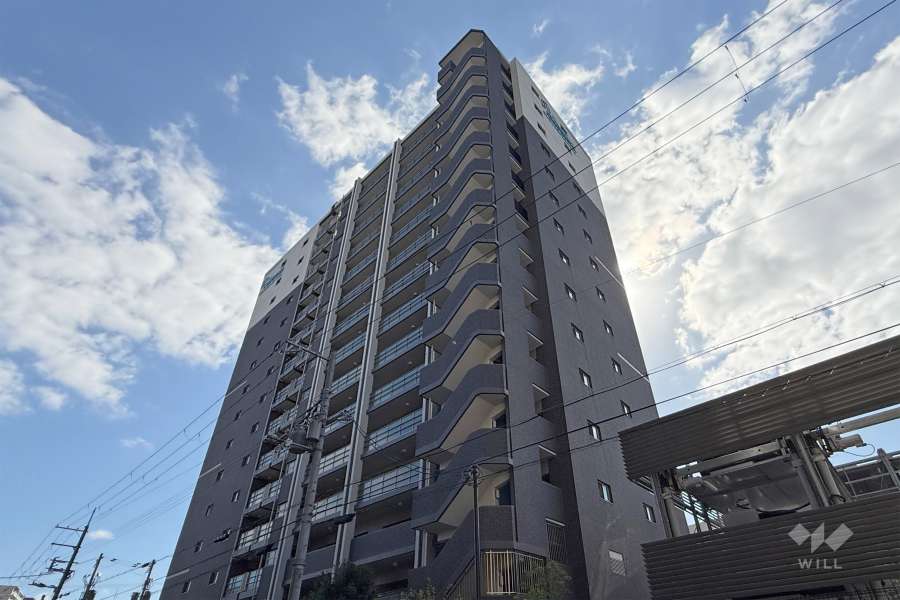 プレサンスロジェ京橋の外観（北西側から）　　