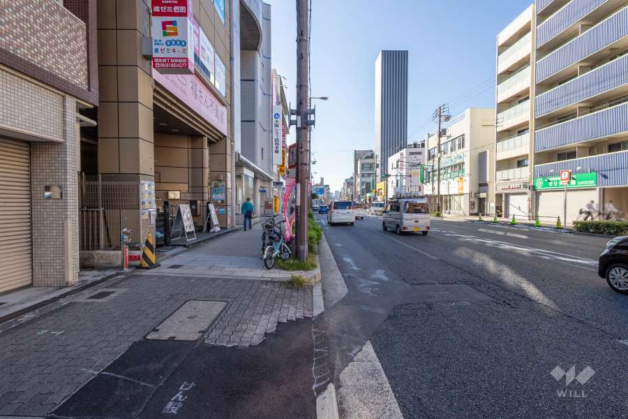 敷地北側の前面道路