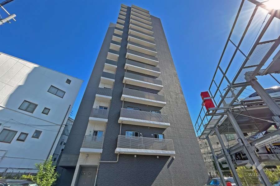プレサンスロジェ野江駅前の外観（西側から）
