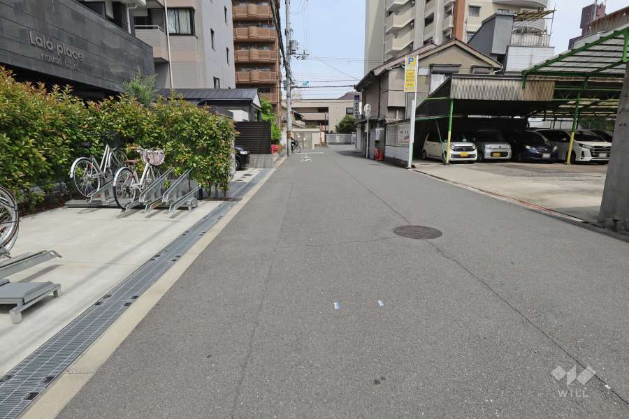 敷地南側の前面道路　