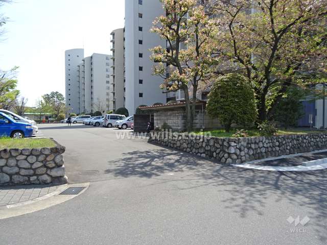 駐車場出入り口