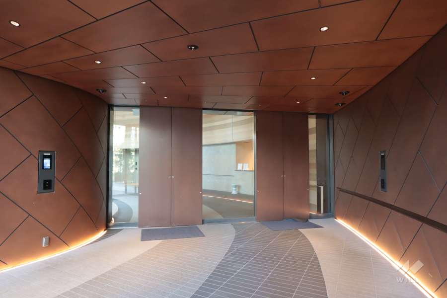 エントランスはオートロック付きです、