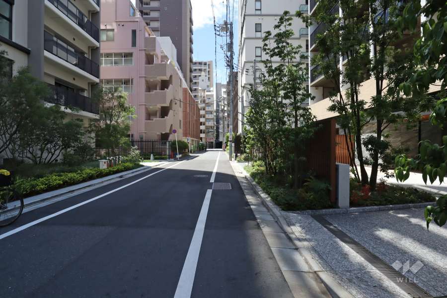 敷地北西側の前面道路