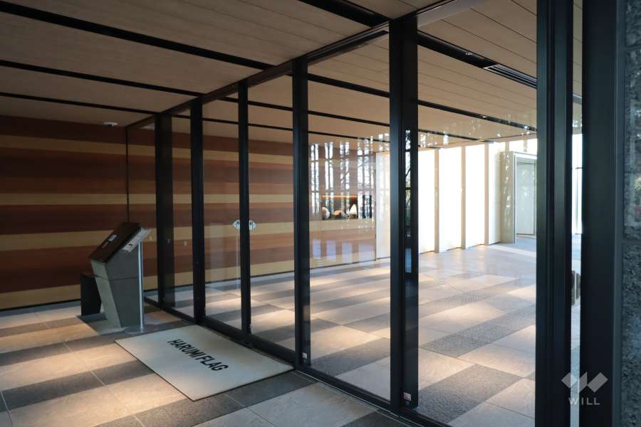 エントランスはオートロック付きです