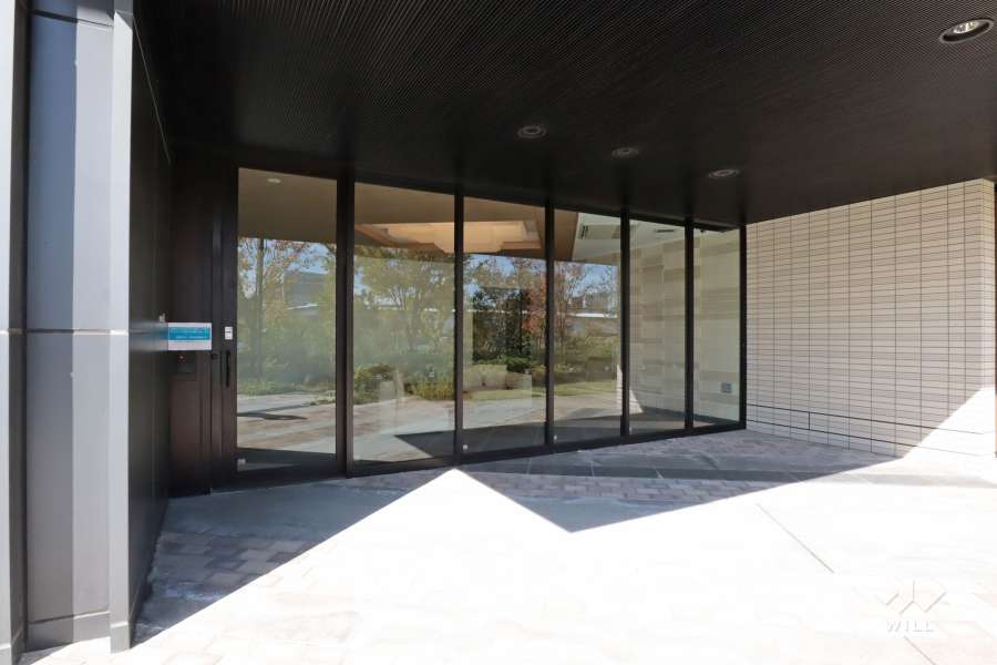 南東側エントランス