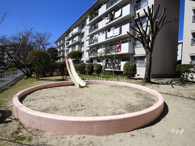 A28棟の南側にある公園