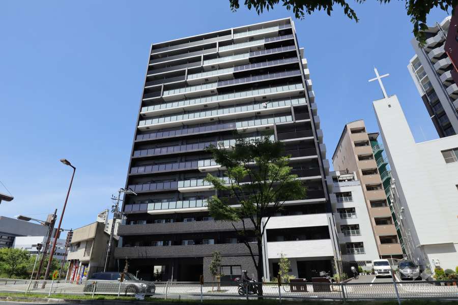 プレサンス大国町ラヴェニールの外観（南側から）