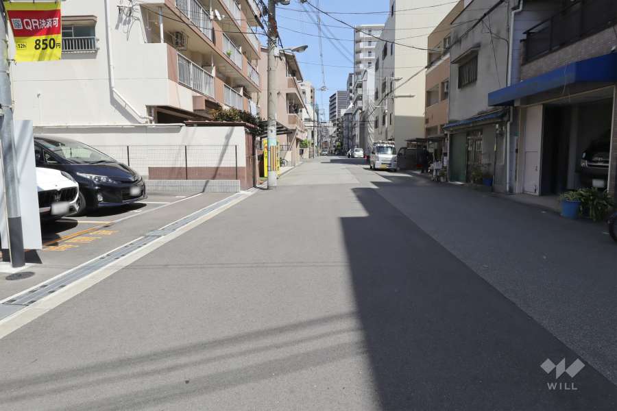 敷地南側の前面道路