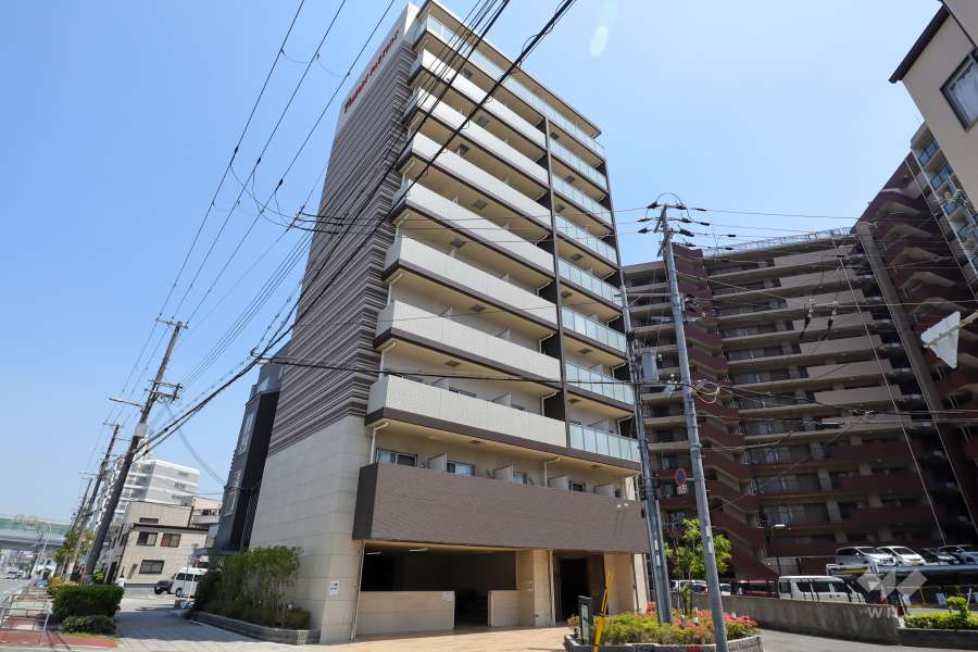 セオリー大阪ルチアの外観（西側から）