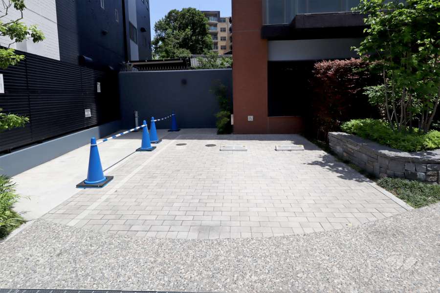 敷地内駐車場（屋外平面式）
