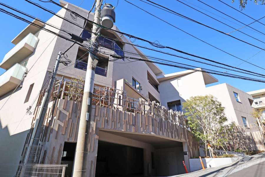 バースシティ・ザ・マーク鷺沼の外観(南東側から)