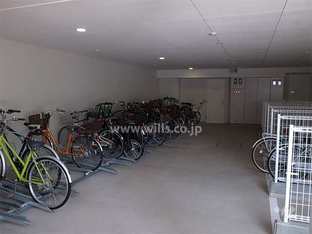 屋内にある駐輪場