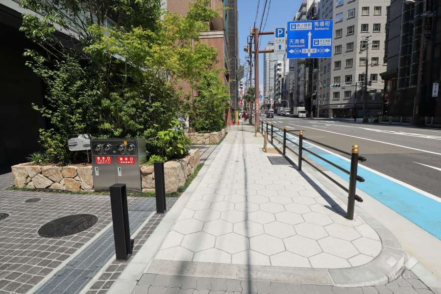 敷地南側の前面道路（本町通）