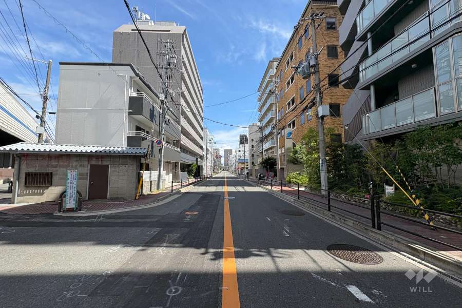 敷地北側の前面道路