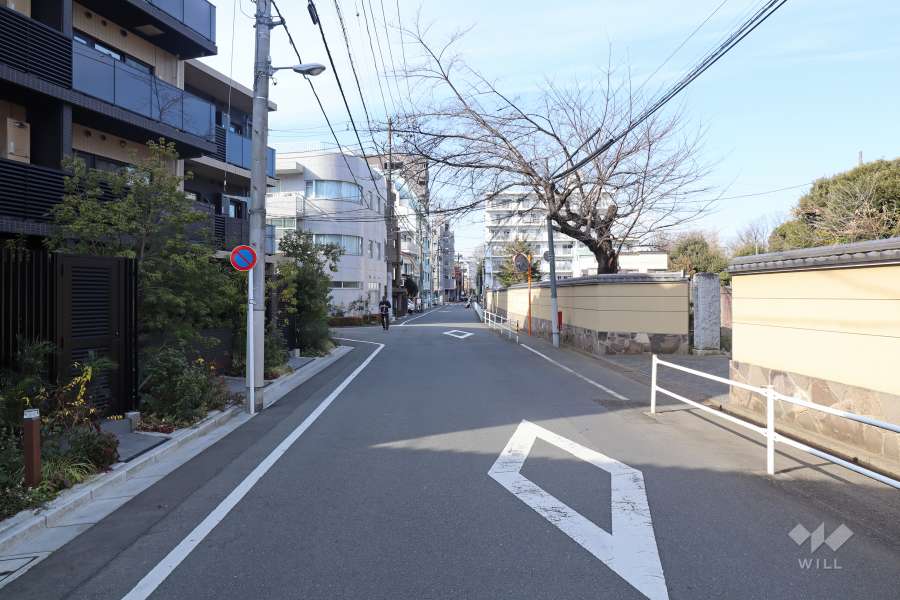 敷地北東側の前面道路　