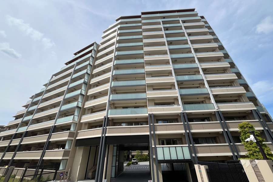 プラウドシティ方南町の外観（南東側から）