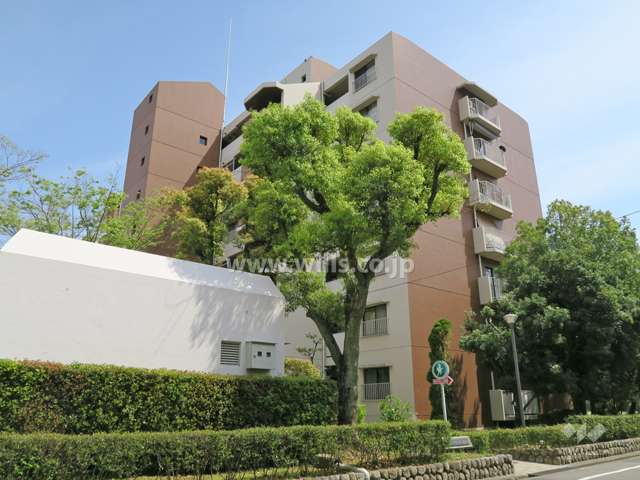 白川高層住宅9号棟の外観（北西側から）