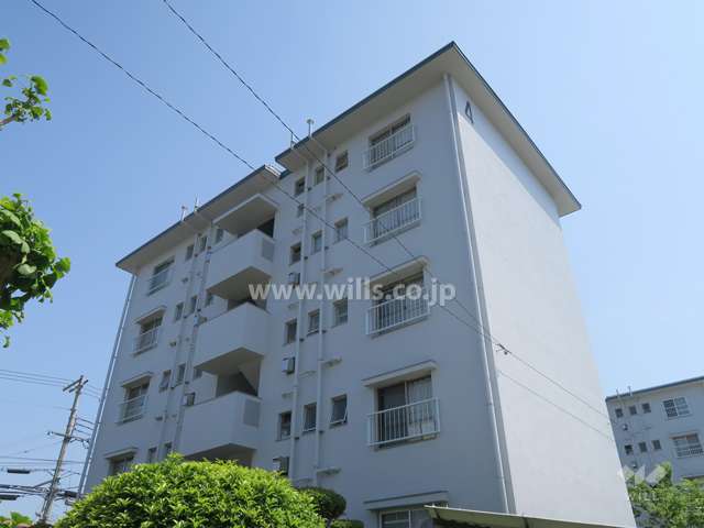 平田住宅4号棟の外観（北西側から）