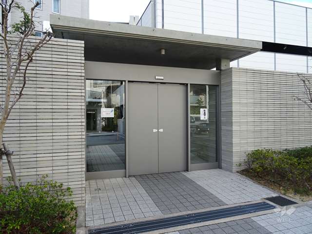 駐輪場出入り口（オートロック付き）