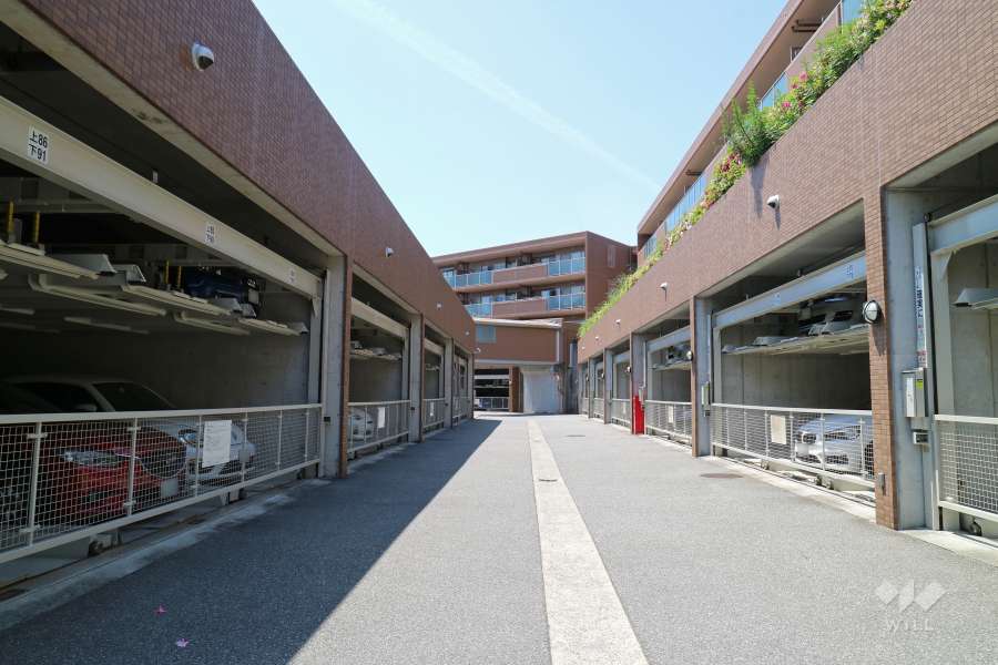 敷地内駐車場（屋内機械式）