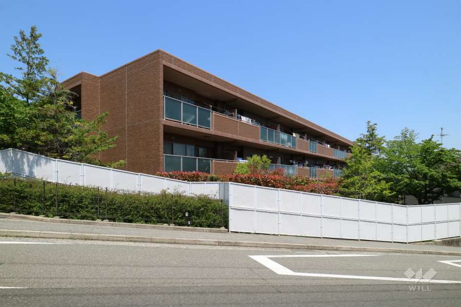 イトーピア逆瀬川ガーデンフラッツの外観