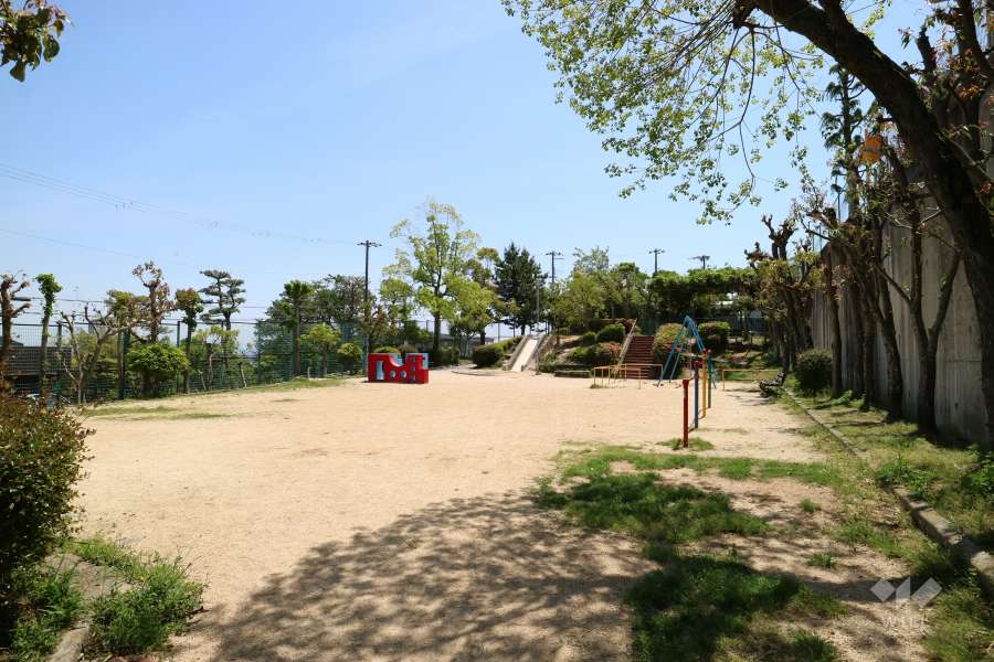 敷地南側にある『宝梅2丁目児童公園』