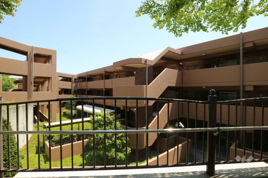 イトーピア逆瀬川ガーデンフラッツの外観