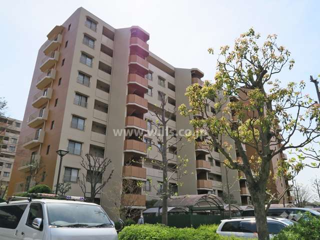 白川高層住宅4号棟の外観（北東側から）